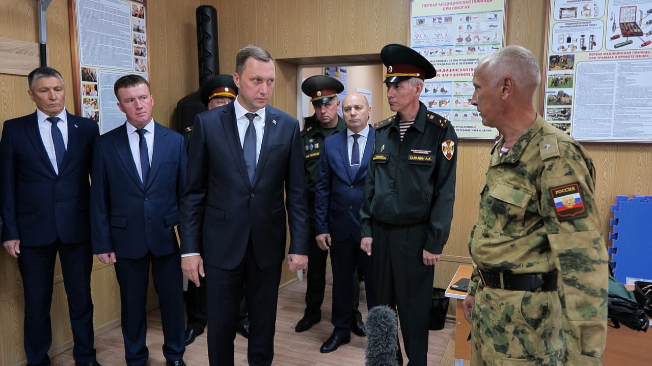 Роман Бусаргин и Юрий Чибисов посетили центр «Авангард»